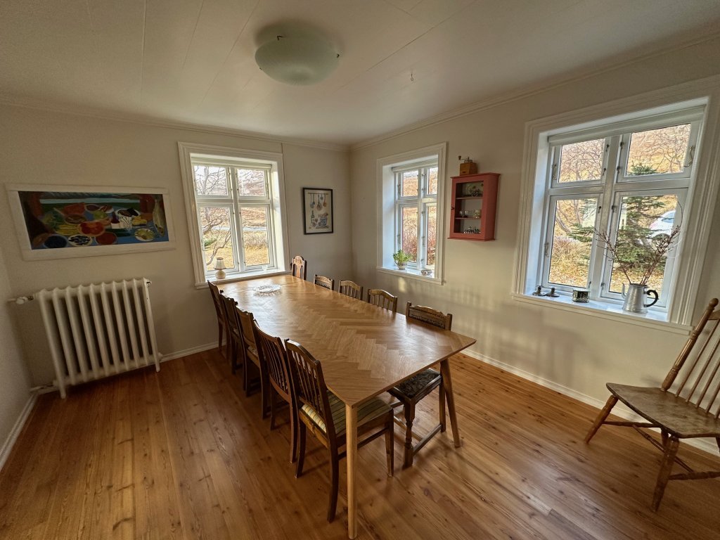 Dining_Area_01.jpeg