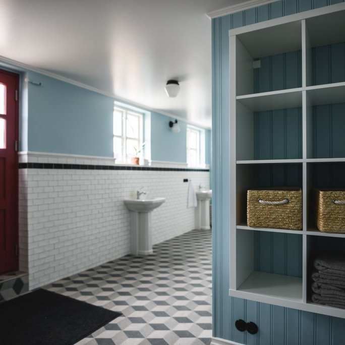 Lower level bathrooms and gear area at Karlsa Lodge