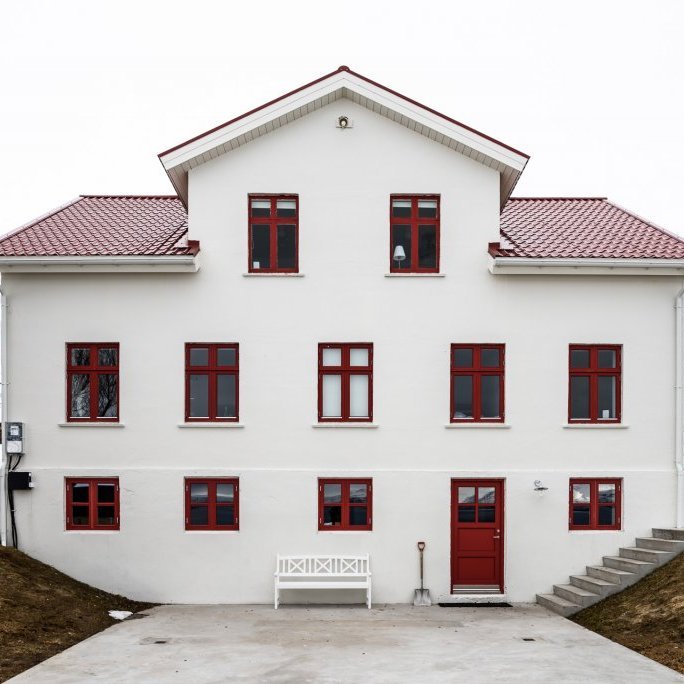 Karlsá Lodge exterior