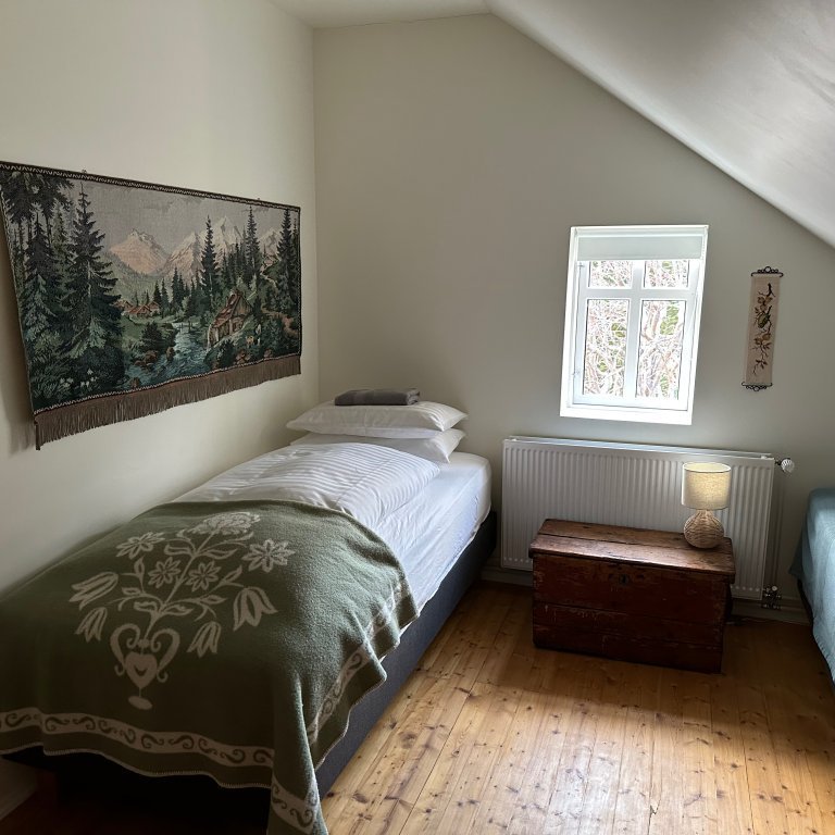 Upstairs triple bedroom 3 x 90cm beds