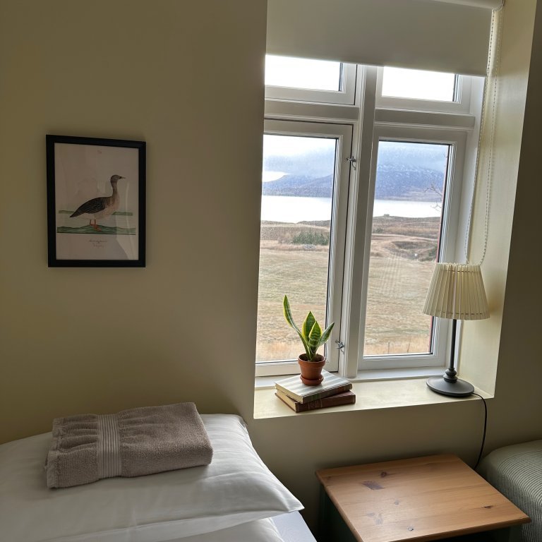 Upstairs double bedroom 2x90 cm beds