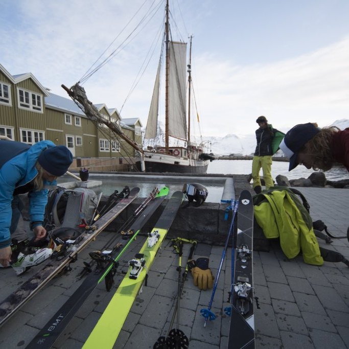 cgregvondoersten_siglohottub3